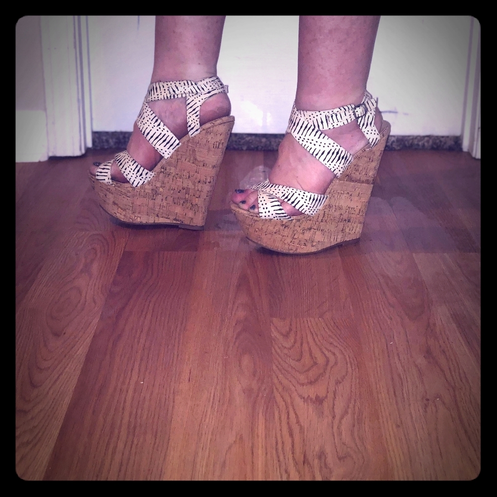 Sexy size 9 wedges